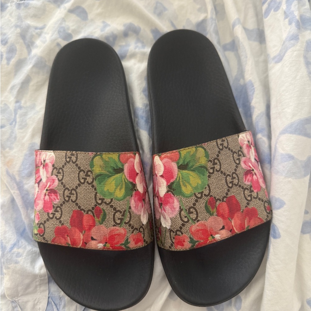 Gucci Women's Floral GG Slide Sandals - Black and Pink
